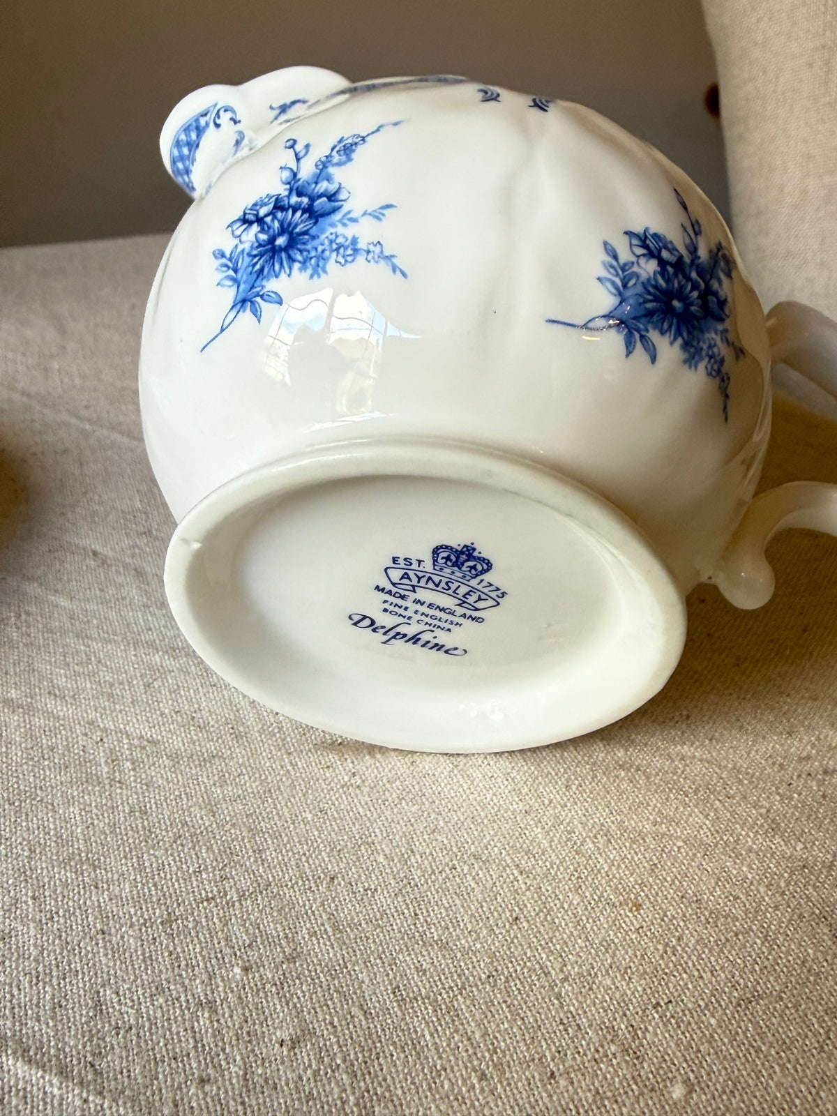 Vintage Aynsley Delphine Bone China Tea Set – 6 Piece (4 teacups & saucers, sugar bowl with lid and milk jug)